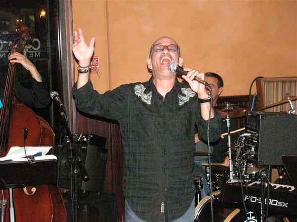 live band singer