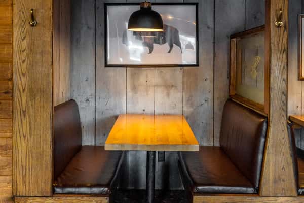 GrubSteak_Interior