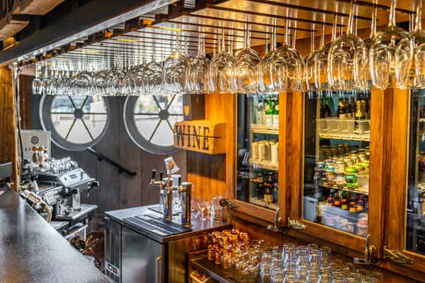 GrubSteak_Interior