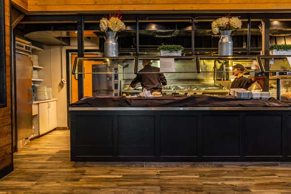 GrubSteak_Interior
