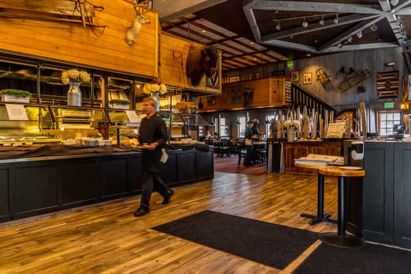 GrubSteak_Interior