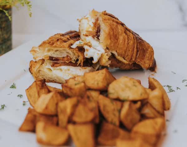 Fried Egg Croissant