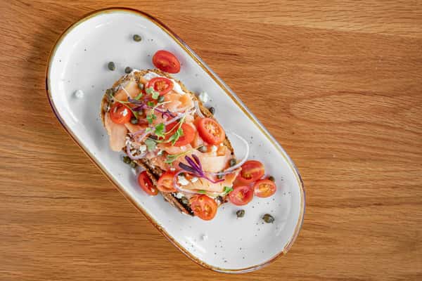 Smoked Salmon & Labneh