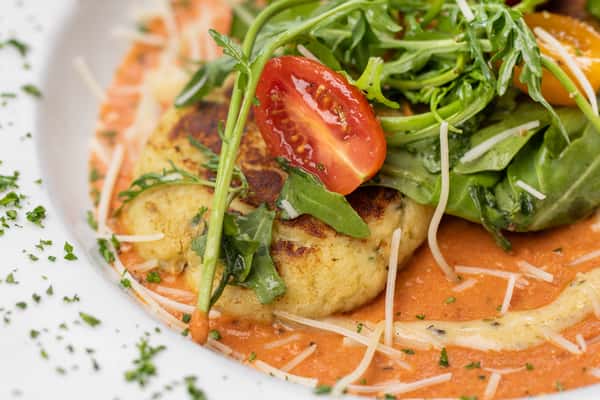 Crab Cake wth Seafood Sauce