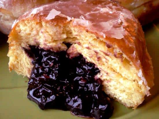blueberry paczki pastry