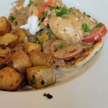 Tomatoes Benedict