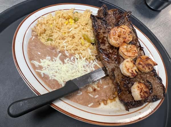 Steak Con Camarones
