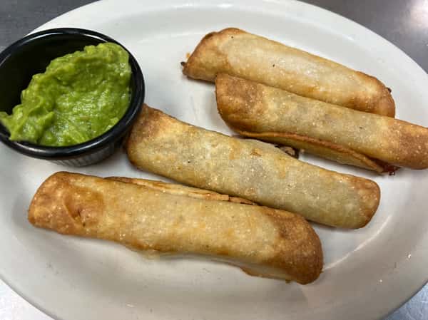 4 Chicken Taquitos with Guacamole