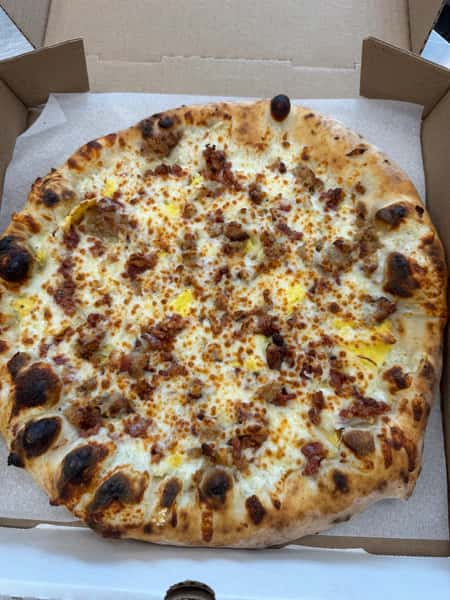 Breakfast Pizza (available Sat & Sun after 9am)