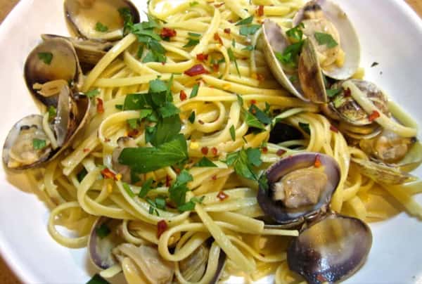 linguine in a white clam sauce