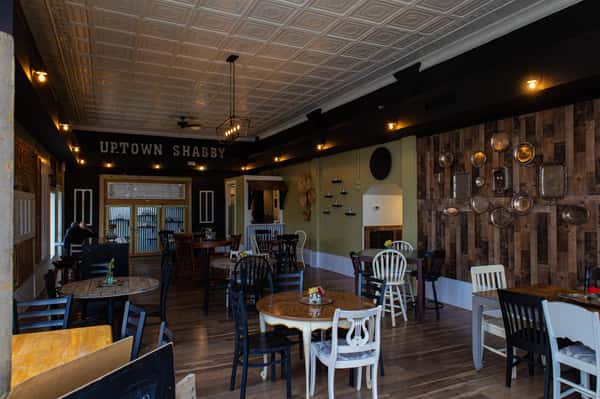 dining room at Uptown Shabby Shack
