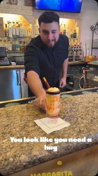 A hug or a margarita? We’ve got you. 😉🍹

Happy Hour today, 3–5 PM • Only at the bar.
Stay for dinner and live music with Rob, 5:30–8:30 PM! 🎶

📍El Portal • 695 E. Green St., Pasadena

#ElPortalPasadena #PasadenaEats #SundayPlans #HappyHour #LiveMusic