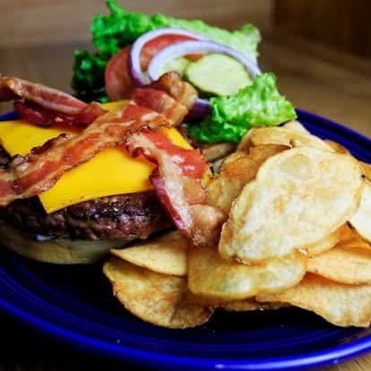bacon, chips, cheeseburger