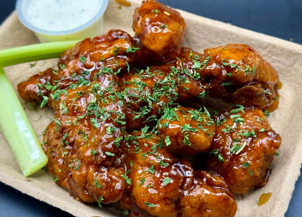 Boneless Wings (8)