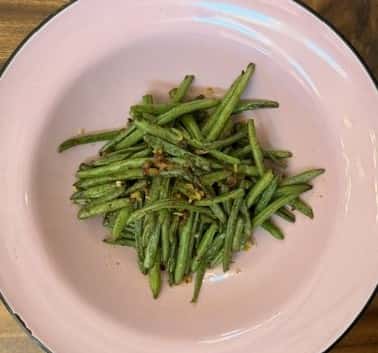 CHARRED GREEN BEANS