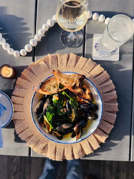 Sautéed Golden Curry Mussels