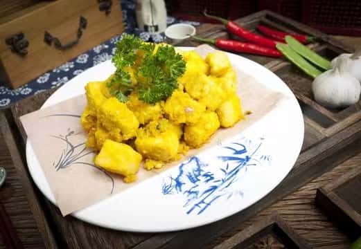 Stir Fried Tofu with Egg Yolk 金沙豆腐