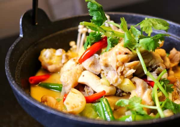 自贡走地鸡 Bone in Chicken in Chopped Chili Sauce