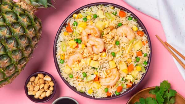 Pineapple Fried Rice with Jumbo Shrimp 菠萝大虾炒饭