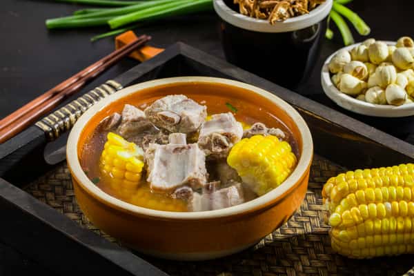 Pork Ribs with Corn Soup 玉米排骨汤