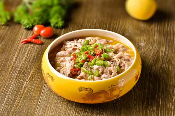 酸汤肥牛 Beef Slices in Sour & Spicy Sauce