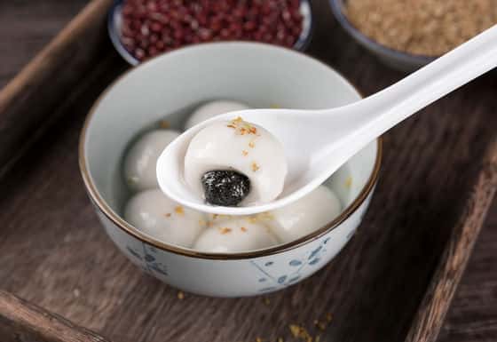Sweet Sesame filling Rice Ball Soups (10) 芝麻汤圆