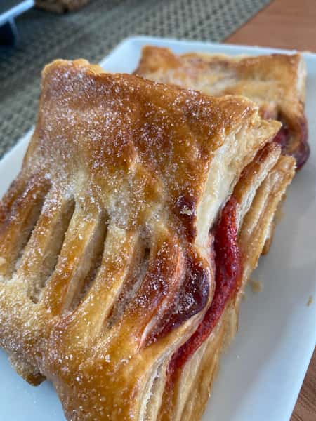 GUAVA PASTRY