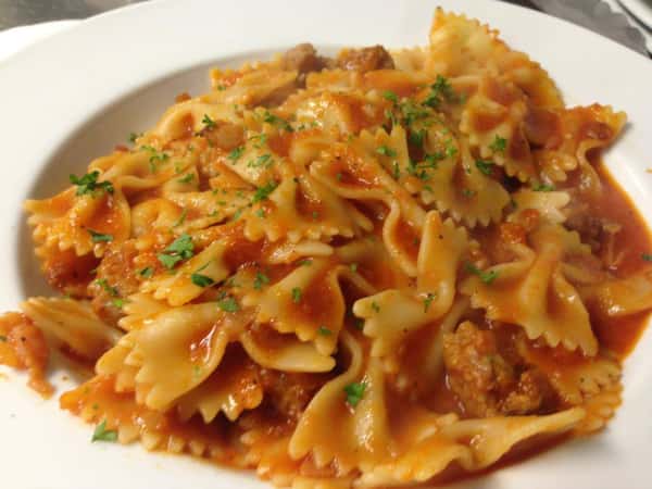 Bowtie pasta in meat sauce