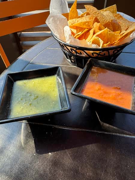 To Go Chips & Salsa