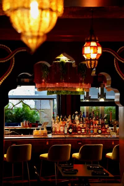 bar