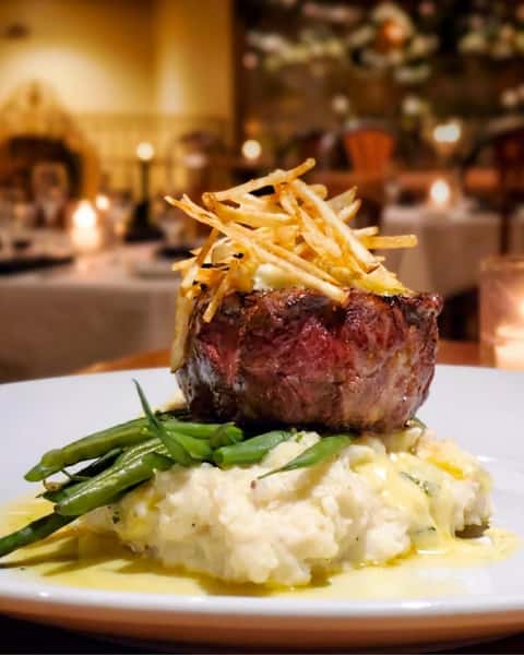 Award-winning for a reason. š„©āØ Our Bourbon Filet is the dinner you've been dreaming of. Reserve your table and taste the difference tonight.
#steakstreet #hpmkt #highpoint #hpmarket