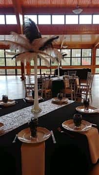 interier dining area with tables and chairs