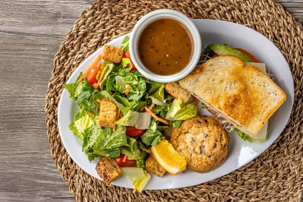 1/2 Sandwich & 1/2 Side Salad