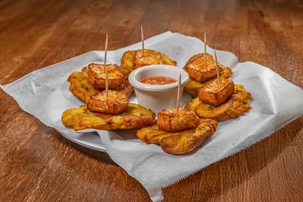 Tostones con Mini Quesitos Fritos