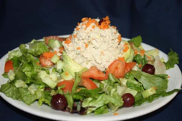 salad with grapes and various vegetables