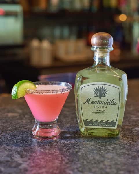 Mondays are looking a little more refreshing at LUNCH! 🍹🦞

Join us for @montaukila Margarita Day and sip on $12 margaritas while you enjoy all your LUNCH favorites. And the deals don’t stop there—Slack Tide Happy Hour is also on from 3–5 p.m. with discounted food and drinks. 🙌

Margaritas, lobster rolls, and Happy Hour prices… not a bad way to start the week. 😉