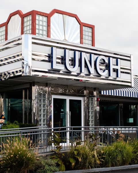 Pumpkin picking, lobster rolls and all the fall feels! 🎃🦞🍂

Heading out east to pick the perfect pumpkin? Make a day of it and stop by LUNCH on your way home! We're less than a mile from @hankspumpkintown, making us the perfect spot to refuel after a day of fall fun. 🍁