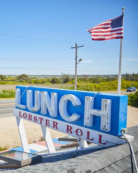 Last call for lobster rolls in AMG! 🦞❤️ This is the last weekend our Amagansett location will be open for the 2026 season, stop in and enjoy all your favorites before we close up shop.
But don't worry! Our Southampton location will remain open year round, so you can get your fix all winter long. 😃 Our last day in Amagansett will be this Sunday, October 25. We're looking forward to our final weekend at the OG location!