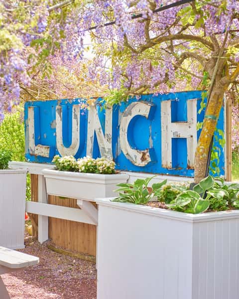 Heading out east for the long weekend and @hamptonsfilm? Make LUNCH Lobster Roll part of your weekend agenda! ✅️ Our Southampton location is the perfect pit stop on your way in from the city, and if you're making your way to Amagansett, be sure to get your lobster roll fix before we close for the season on October 25.🌊
Whether you're just arriving or soaking up every last bit of the season, there's always time for LUNCH! 🦞❤️