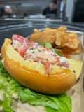 MAINE LOBSTER ROLL W/ FRIES