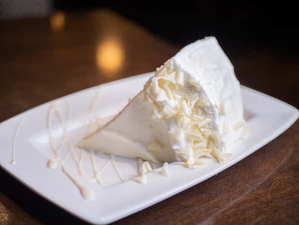WhiteLayeredCake_2