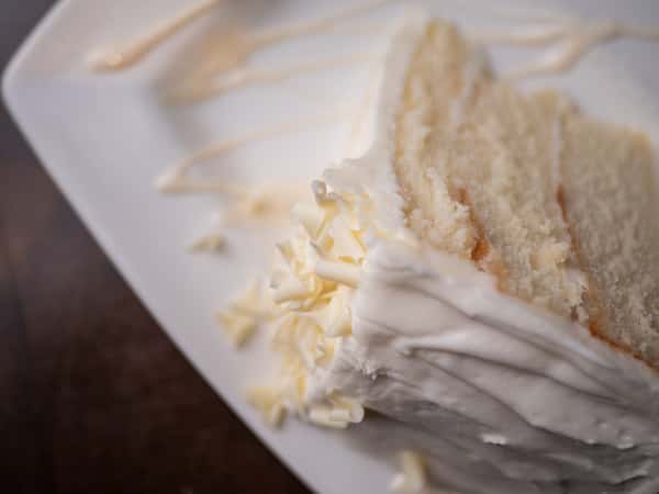 WhiteLayeredCake_3