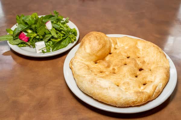 taftoon bread and crudites_20220705 - 003