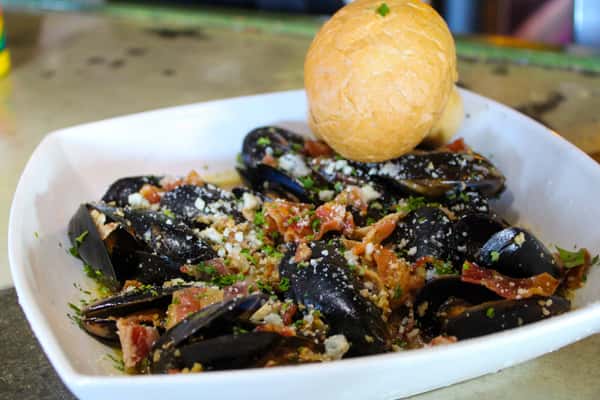 Blue Cheese Bacon Mussels