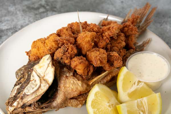 Chicharrones Mojarra