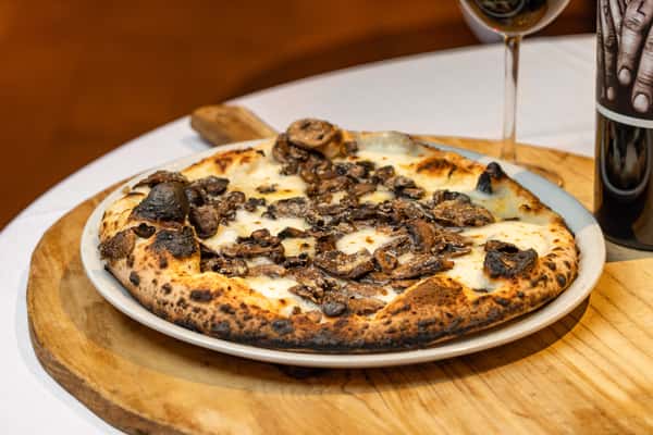 Tartufo E Funghi Pizza