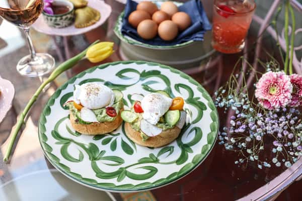 Avocado Eggs Benedict