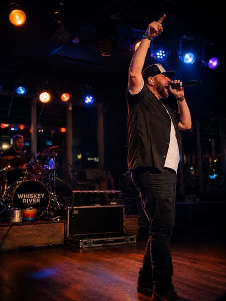 Eddie Bustamante