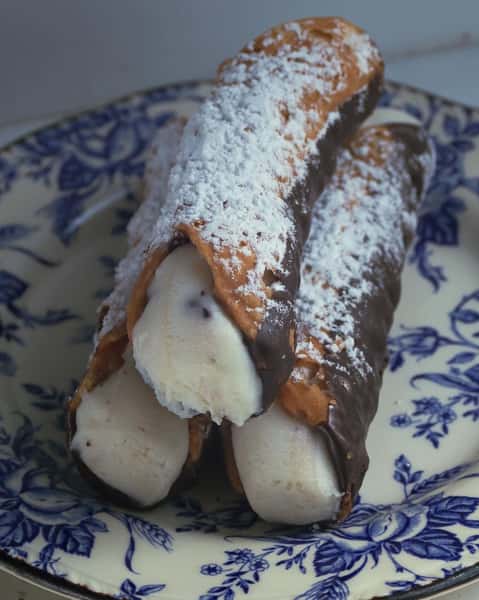 Sicilian Cannoli