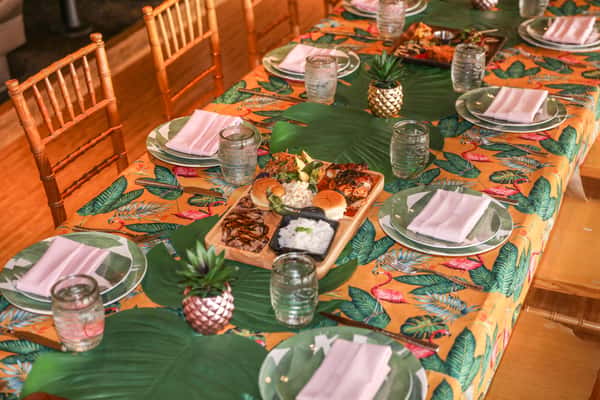 Dining room table decorations